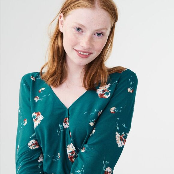 Aeropostale Long Sleeve Floral Wrap-Front Romper Size Small - Picture 4 of 16